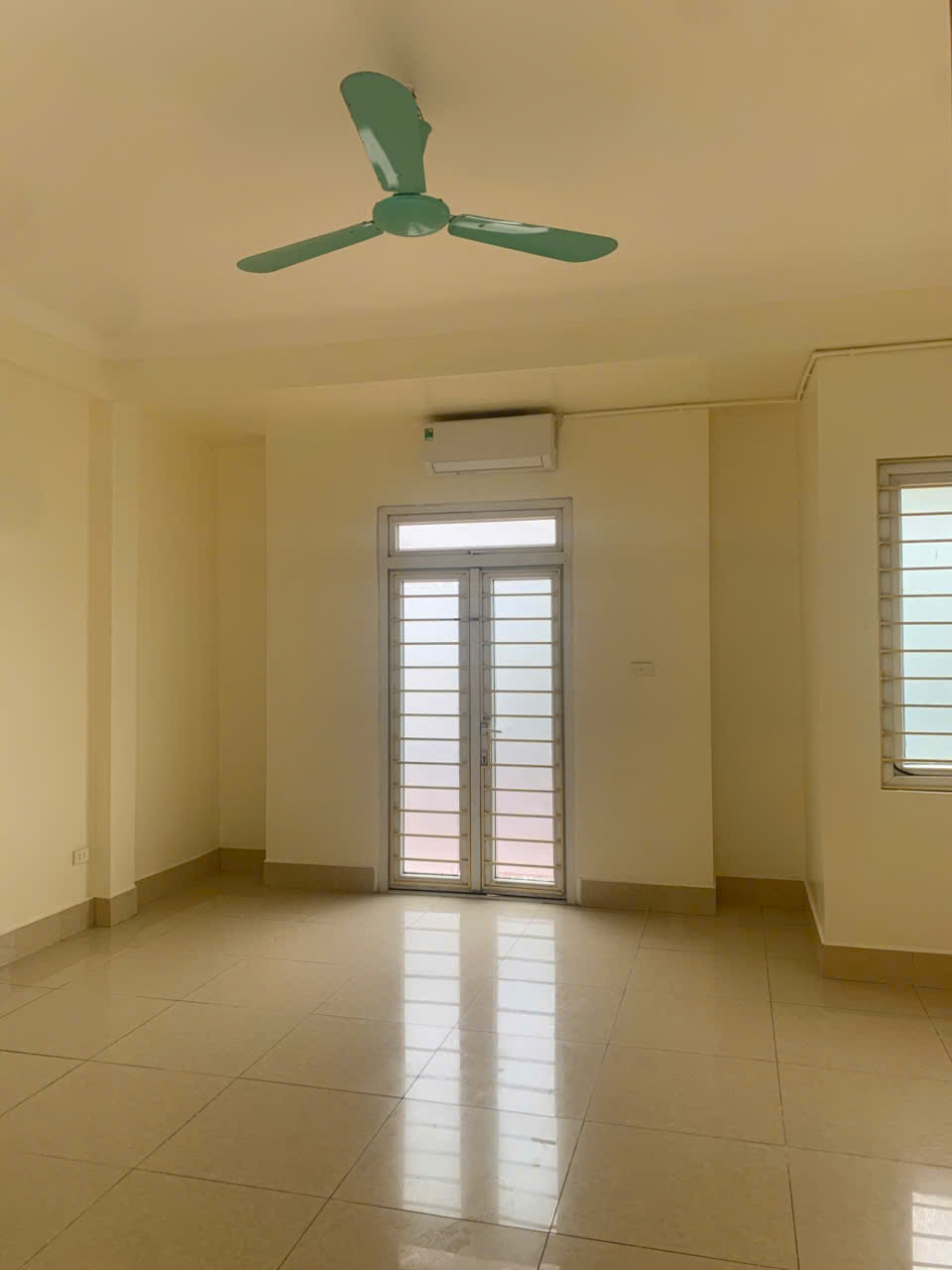 Cho thuê nhà nguyên căn 950 Nguyễn Khoái. 65m2 x 4 tầng, 4 ngủ. 11 triệu - Ảnh 3